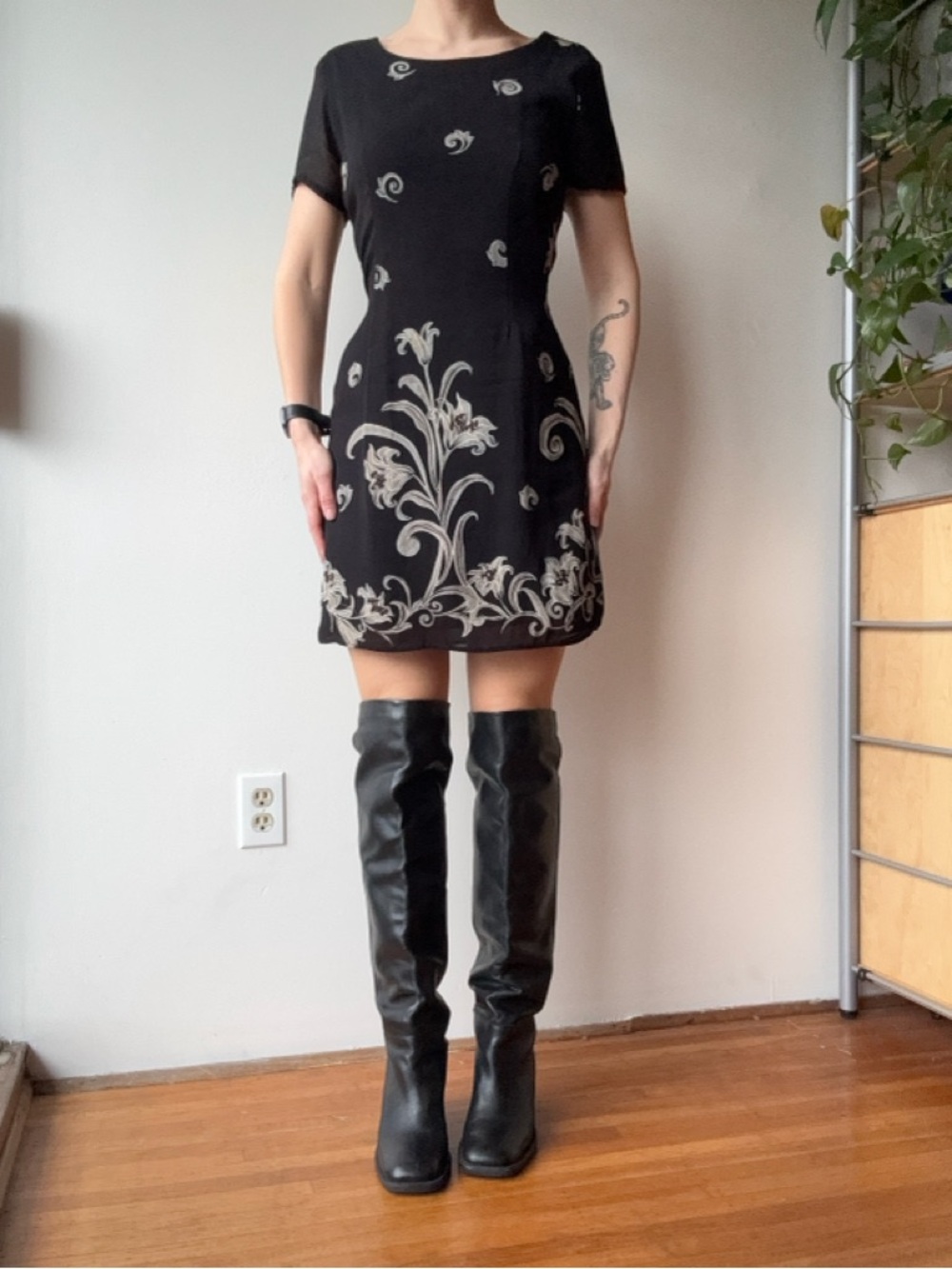 Vintage Black + Cream floral Short Sleeve Dress - made in Canada - size S